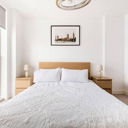 Stylish & Comfortable Top-Floor Flat In Harrow Londres Exterior foto