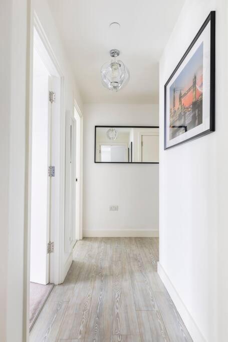Stylish & Comfortable Top-Floor Flat In Harrow Londres Exterior foto