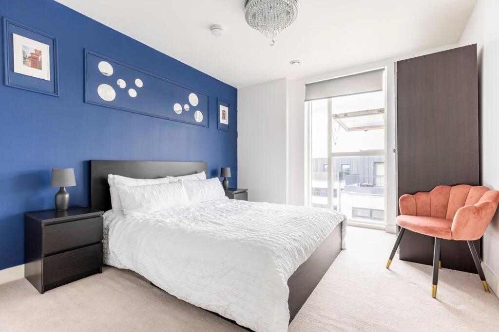 Stylish & Comfortable Top-Floor Flat In Harrow Londres Exterior foto